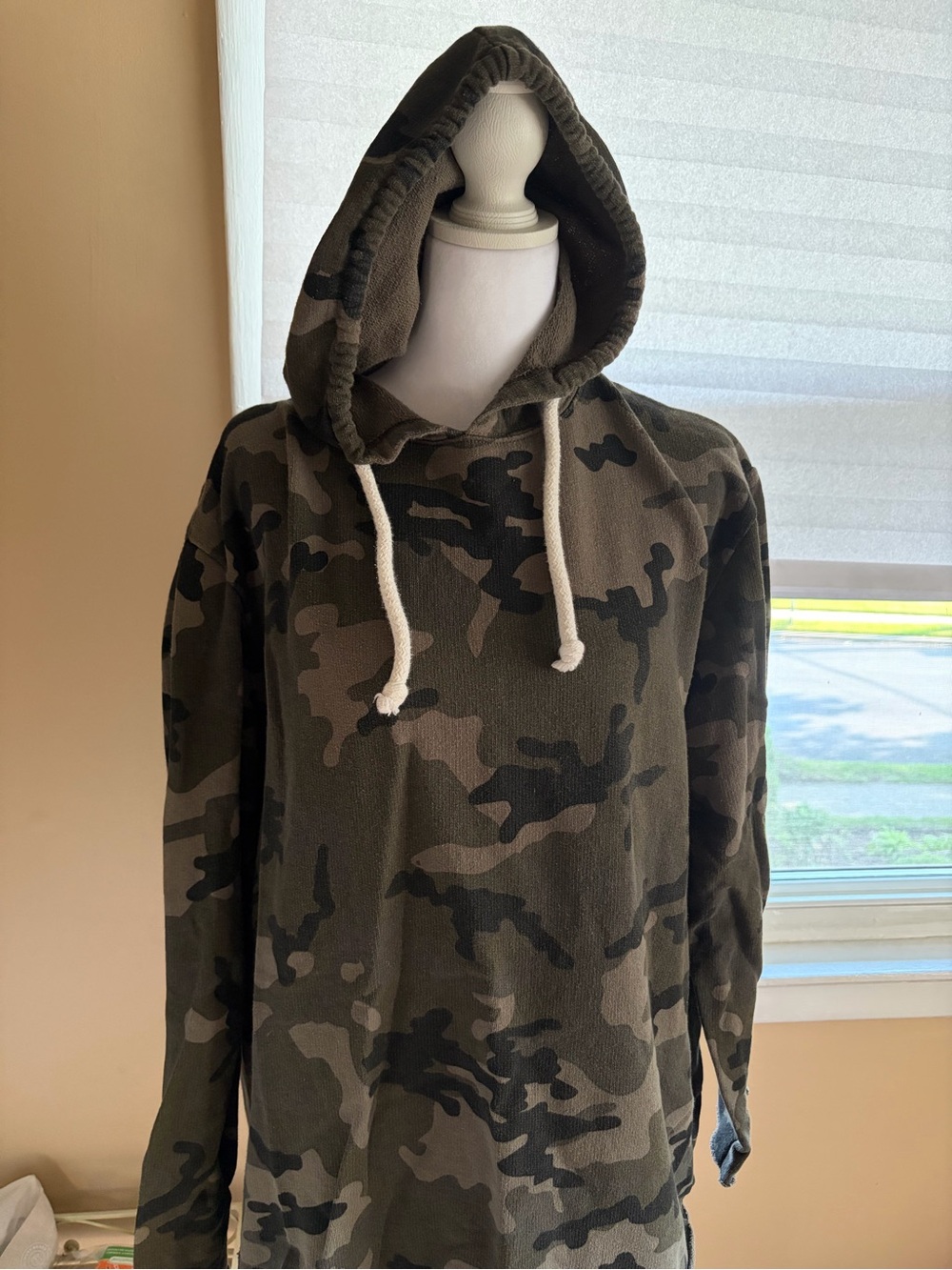 Zara vintage unisex Camouflage Hooded Pullover Sweatshirt - Olive Camo. Size ML